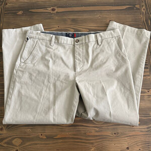 Men’s Dockers Beige Chinos Waist 40 Classic Fit SMART 360 FLEX Water<Less NWOT